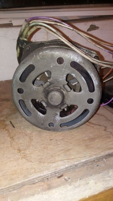 Продам моторчик.