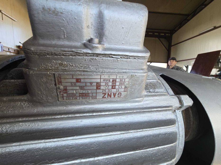 Moară cu ciocănele President (Danemarca) trifazică