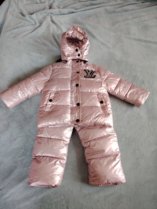 Продам комбинезон зимний. Размер L, 1-2годика