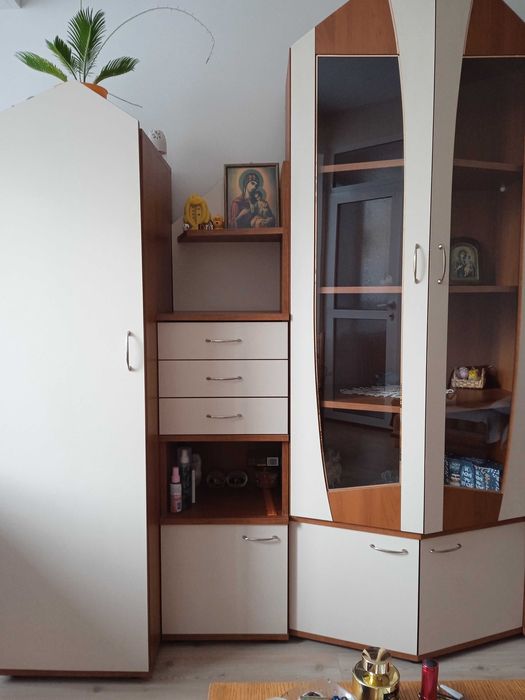 Малка секция за всекидневна или детска стая