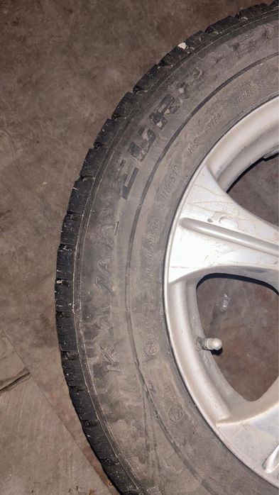 Продам зимние шины с дисками