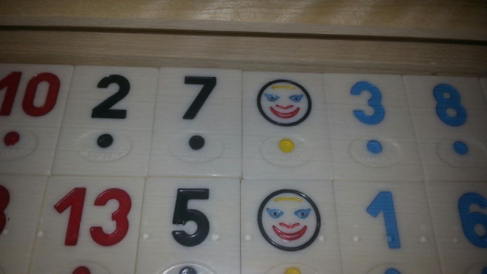 Joc Remy/Rummy Medias. Cutie lemn masiv. 106 piese piatra. In tipla!