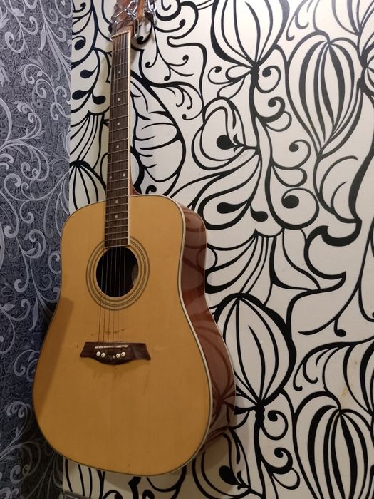 Продам гитару 6-ти струнную