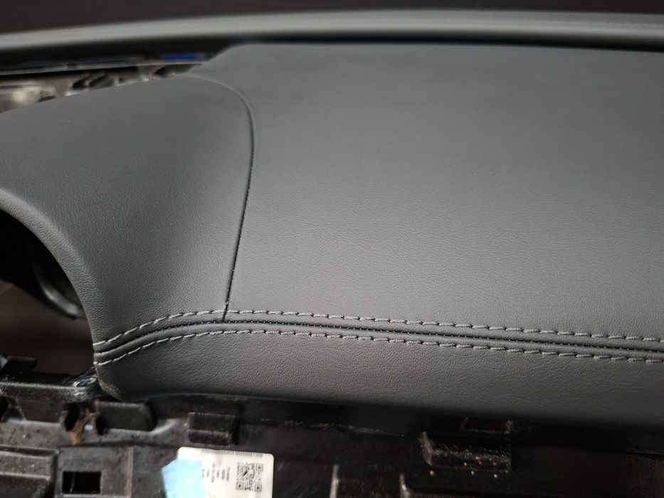 Ново Кожено Табло с Сив шев Mercedes W206 AMG без HUD