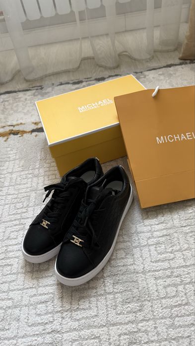 Кроссовки Michael Kors