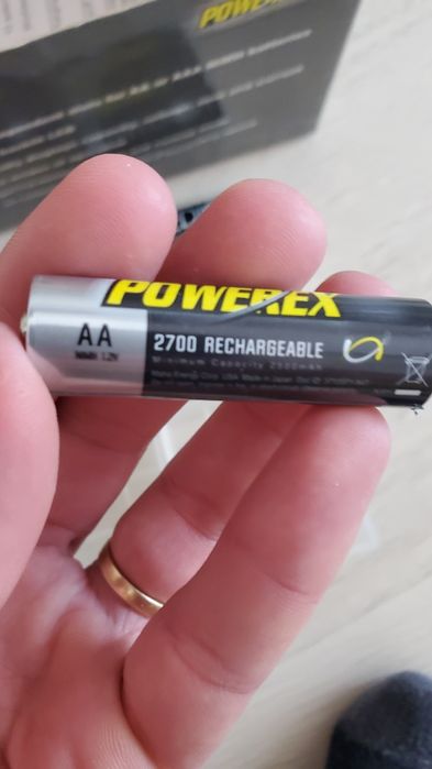 Incarcator acumulatori AA R6 profesional Powerex MH-C9000 baterii blit