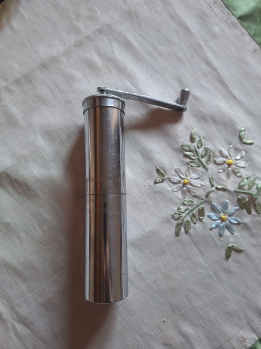 Кофемолка механическая