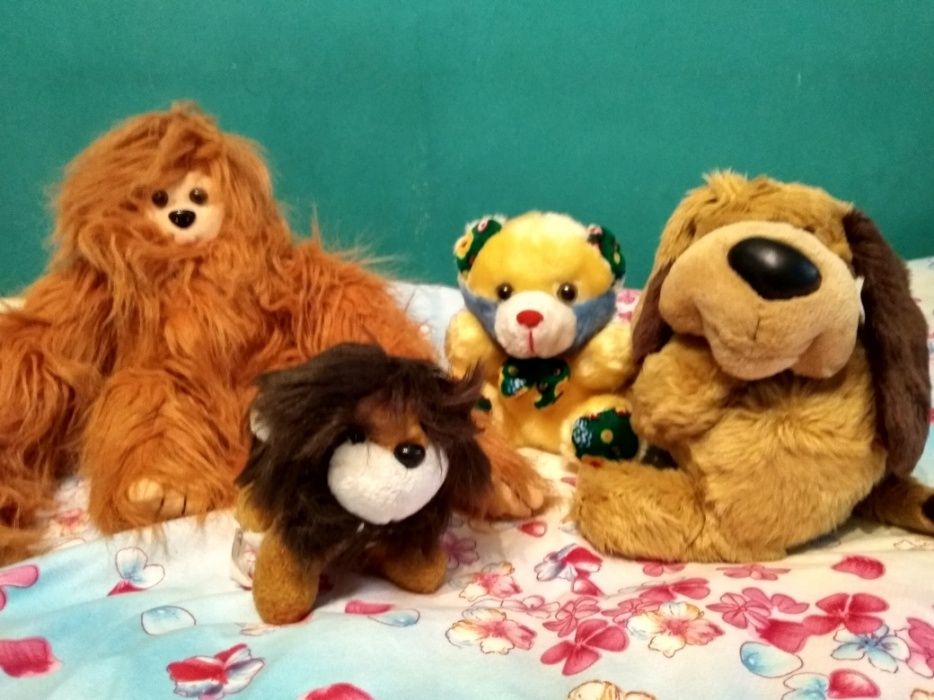 Продаются игрушки.