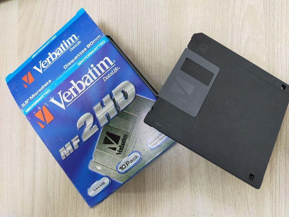 Диски Дискета CD-R, CD-RW, DVD-R, DVD-RW