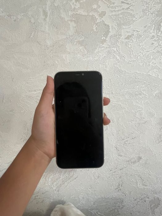 iPhone 11 в хорошем состоянии
