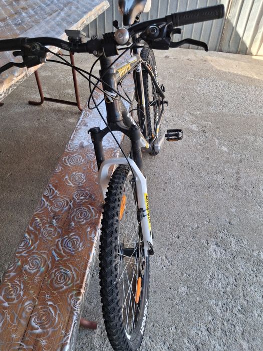 Vând bicicletă Merida  Mtts in stare bună de funcționare  cu roti  pe