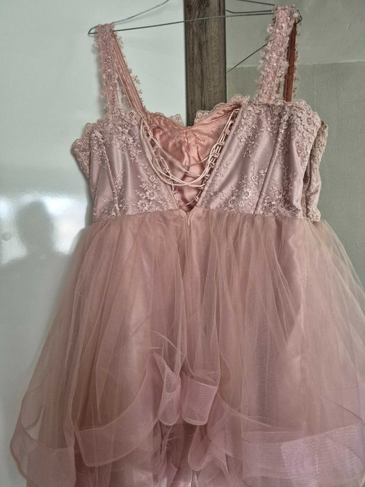 Бална рокля с корсет