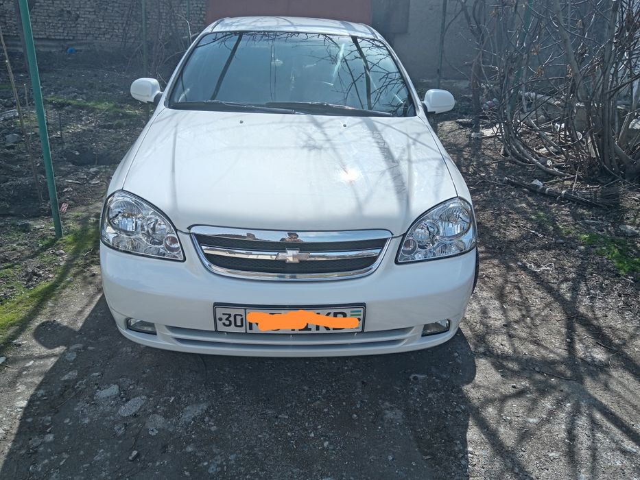 Lacetti Chevrolet sotiladi, 1,8.  100 talik Metan gaz. Xolati a'lo, ur