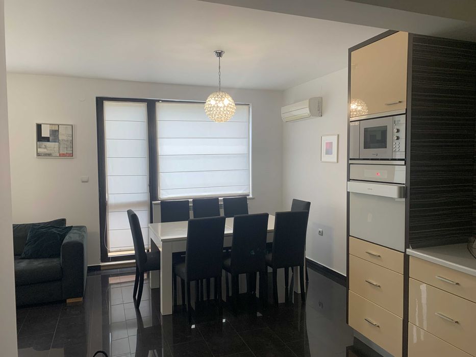 Дава се под наем Тристаен апартамент в Карлово - 100 кв.м за 510 € - Снимка #2