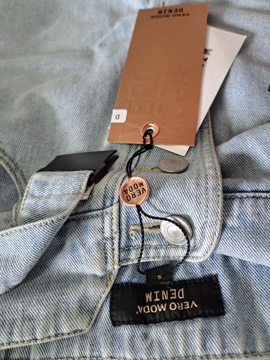 Къси панталонки Vero Moda