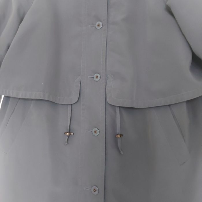 Vind un pardesiu marimea M , L.