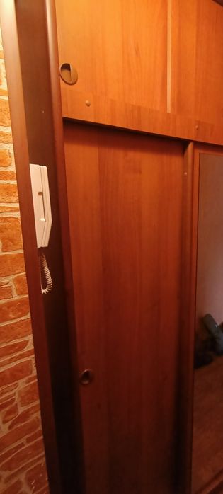 Продам шкаф купе, компьютерный стол,