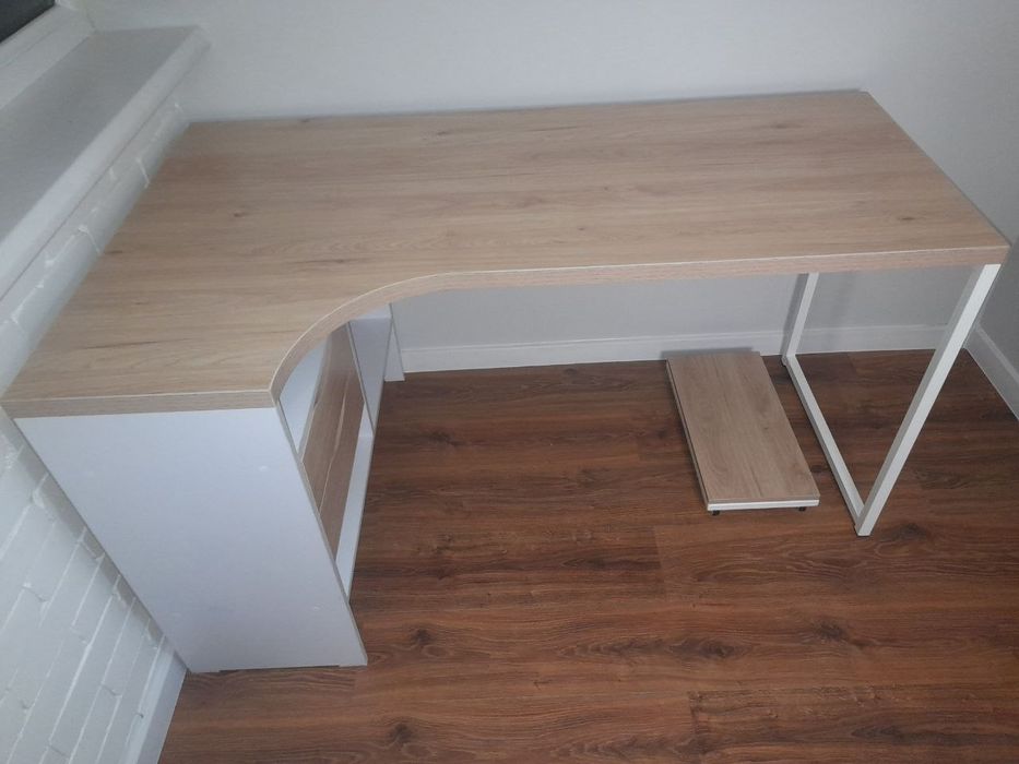 Компьютерные столы в стиле лофт.