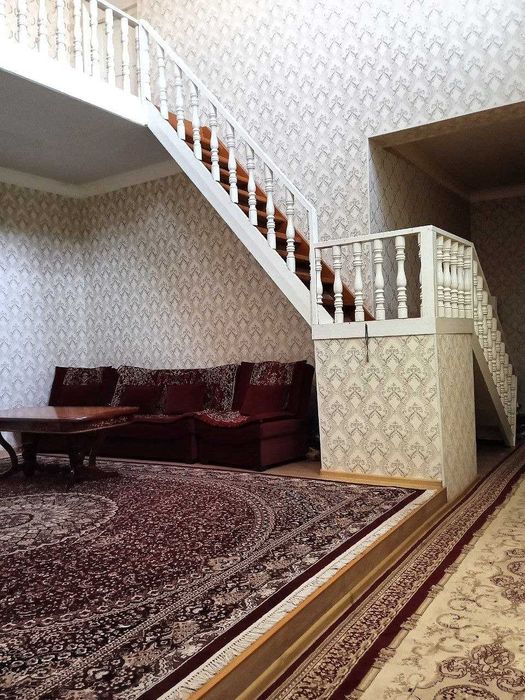 УрДУ рупарасида 2 каватли ховли жой сотилади(450м2)тайер бизнеси бн.