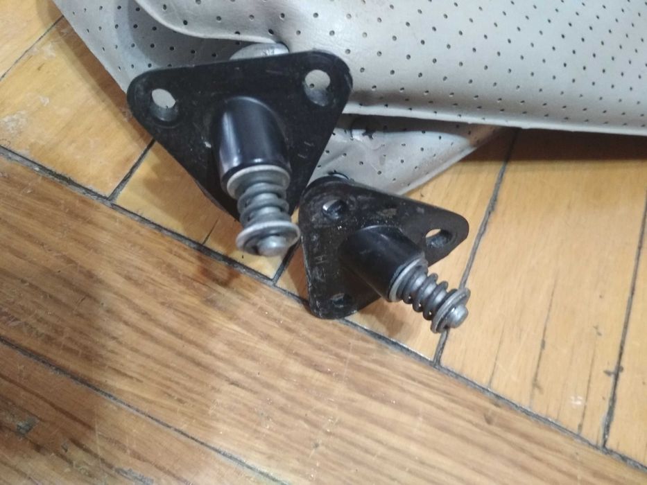 Автозапчасть. Ваз 2106. Панель потолка солнцезащитная.