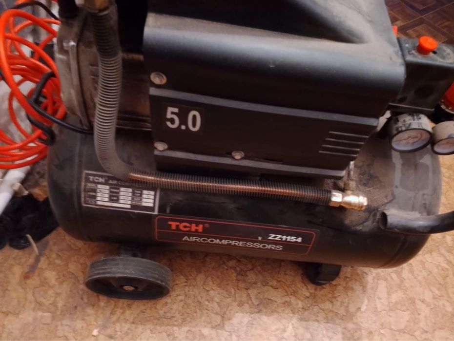 комроессор воздушный, почти новый