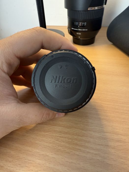 Vând obiectiv Nikon AF Nikkor 50mm f/1.8D, montură Nikon F.