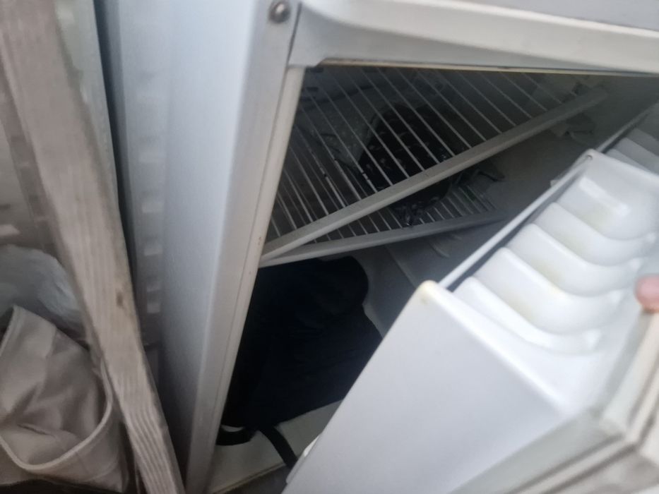 Холодильник с морозильной