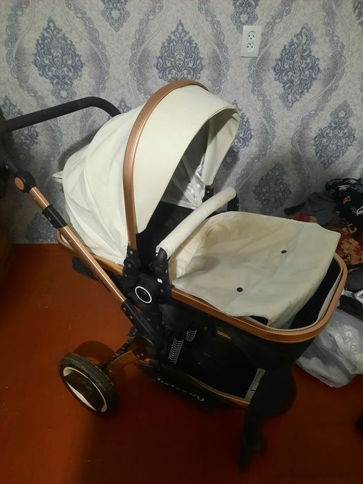 Коляска-трансформер почти новая