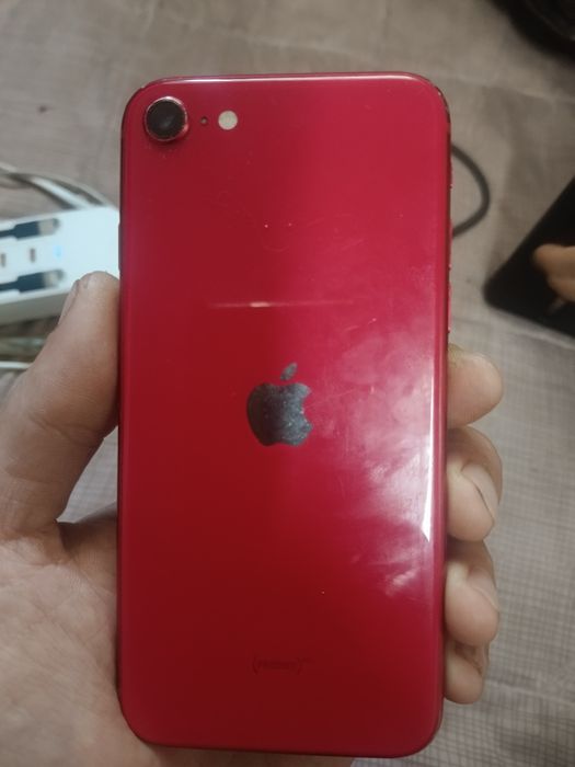 Продам Айфон SE 2го покаления
