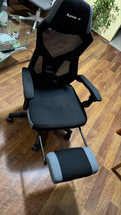 Ергономичен офис стол Huzzaro