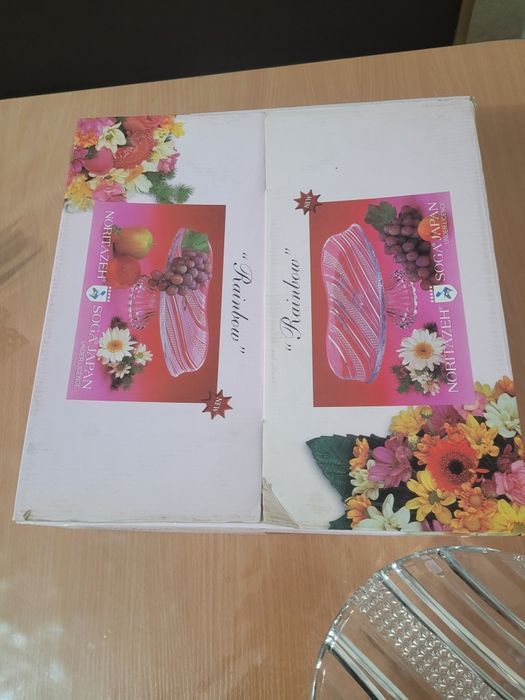 Тортовница. стеклянная