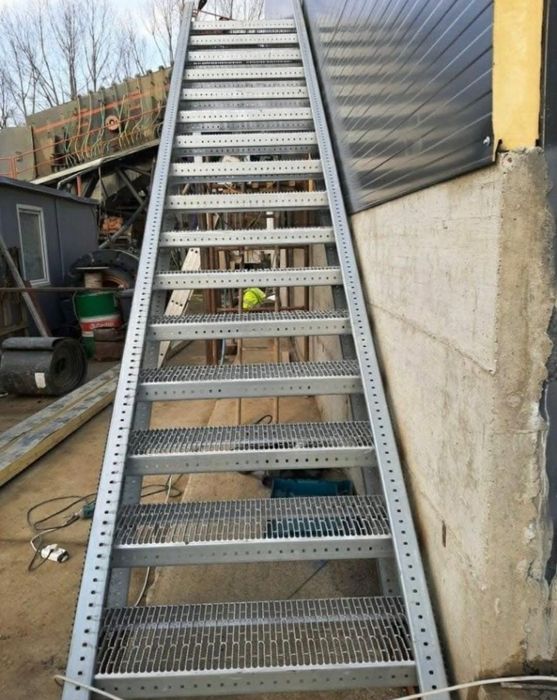 Scări zincate   ,
