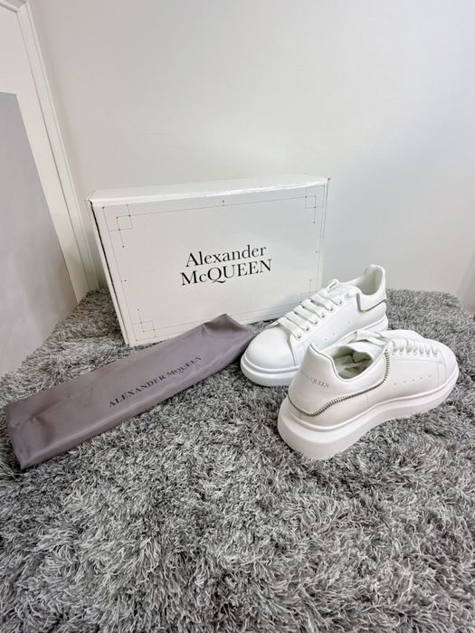 Adidași Alexander McQueen