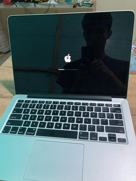 macbook makbuk makbook macbuk