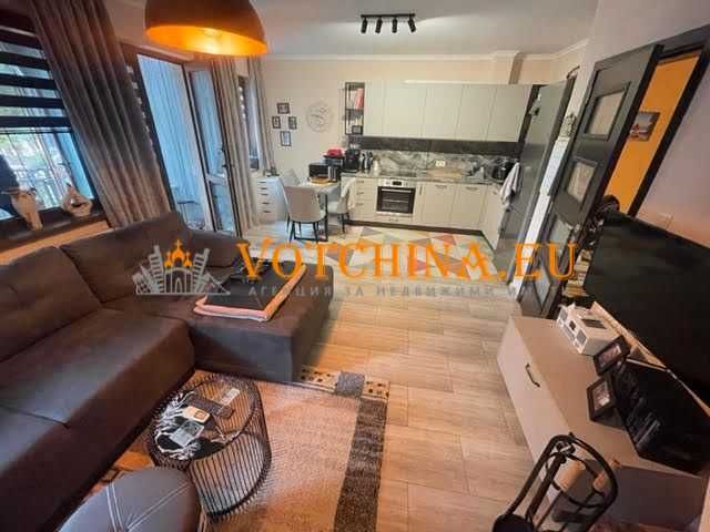 Продава се Къща в к.к. Слънчев бряг - 200 кв.м за 900 €/кв.м - Снимка #2