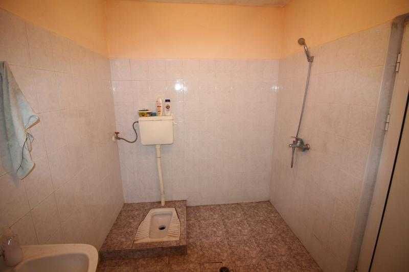 Производствена база 1224 кв.м с 6 дка и трафопост 250 kVA – обл. Варна