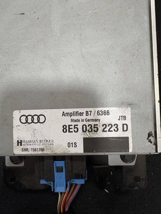 Audi A4 B7 Усилвател