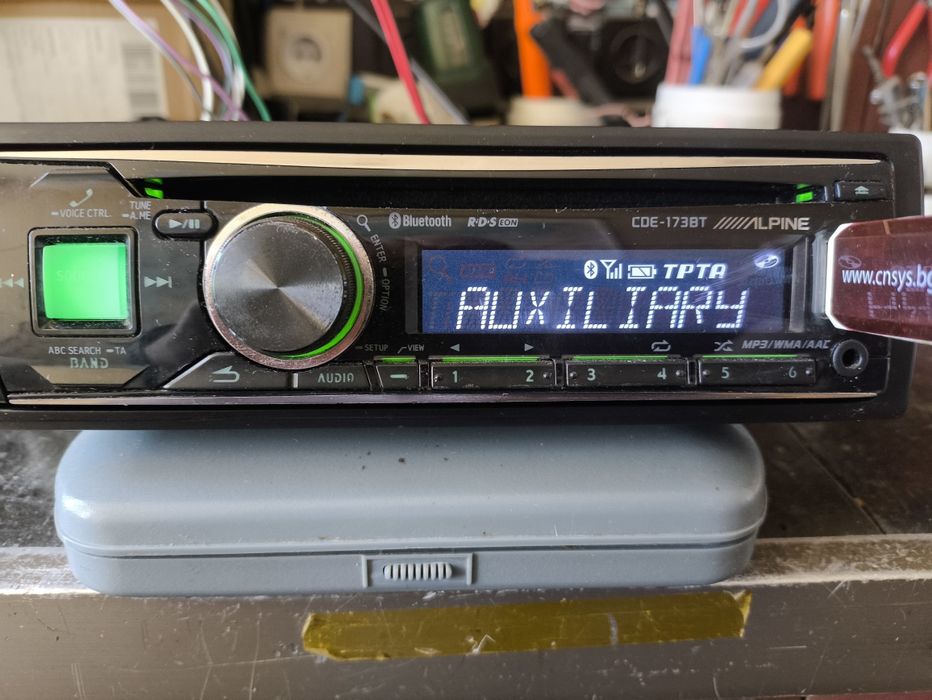 Alpine  CDE-173BT авто радио с Bluetooth Plus - CD плейър и USB