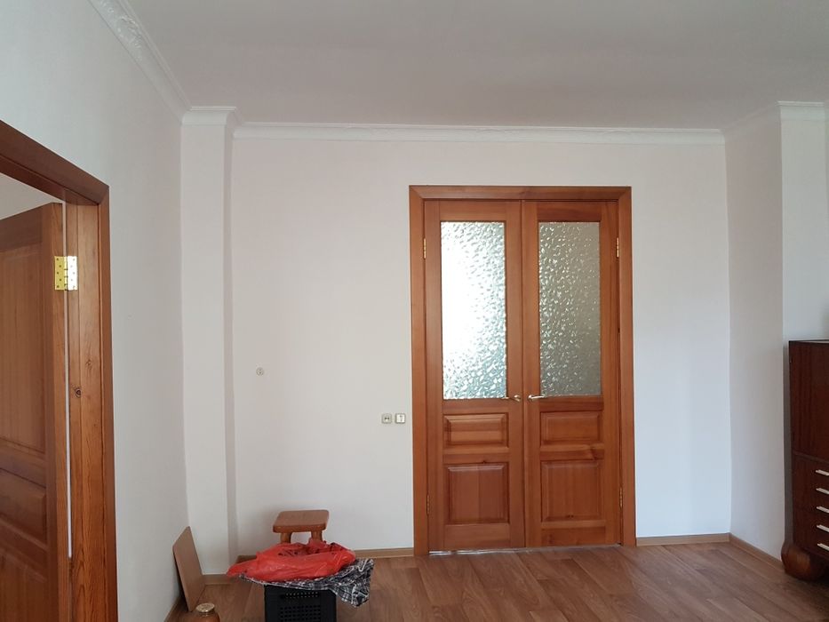 Продам квартиру 4 - х комнатную