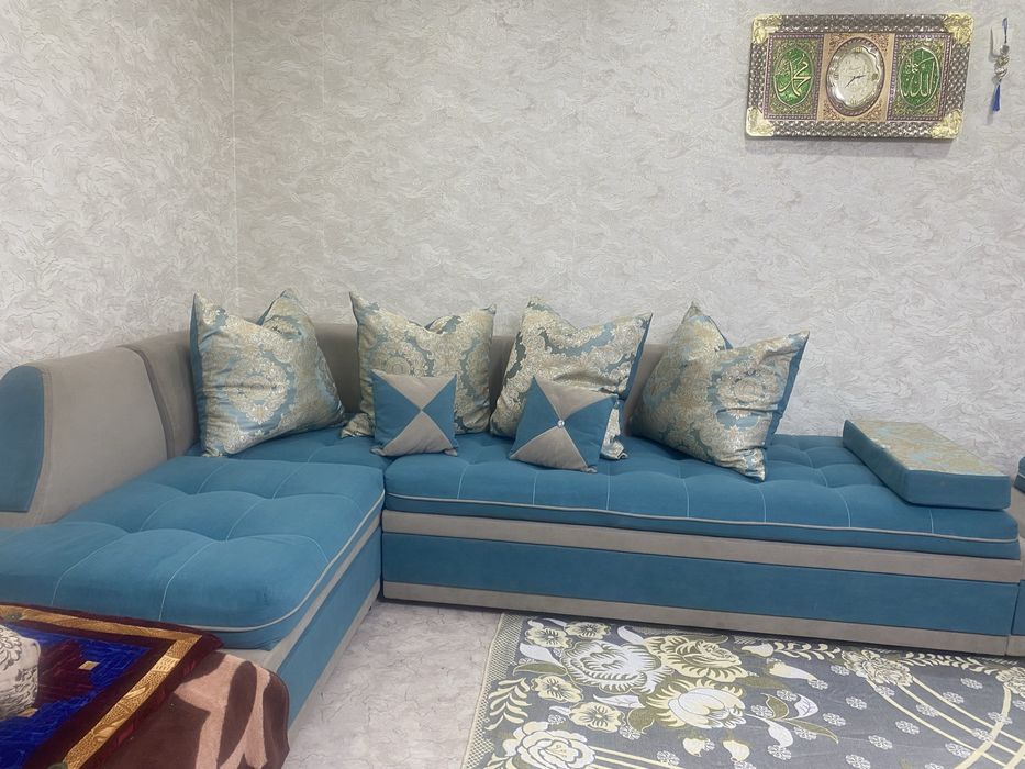 Для гостиной Диван