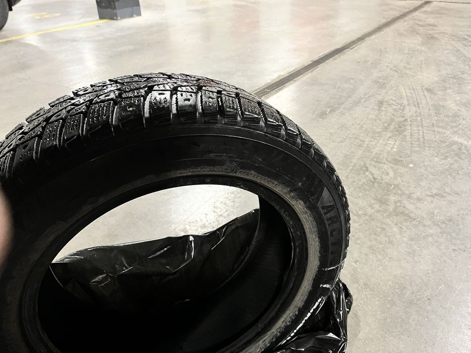 Продается шины фирма написано