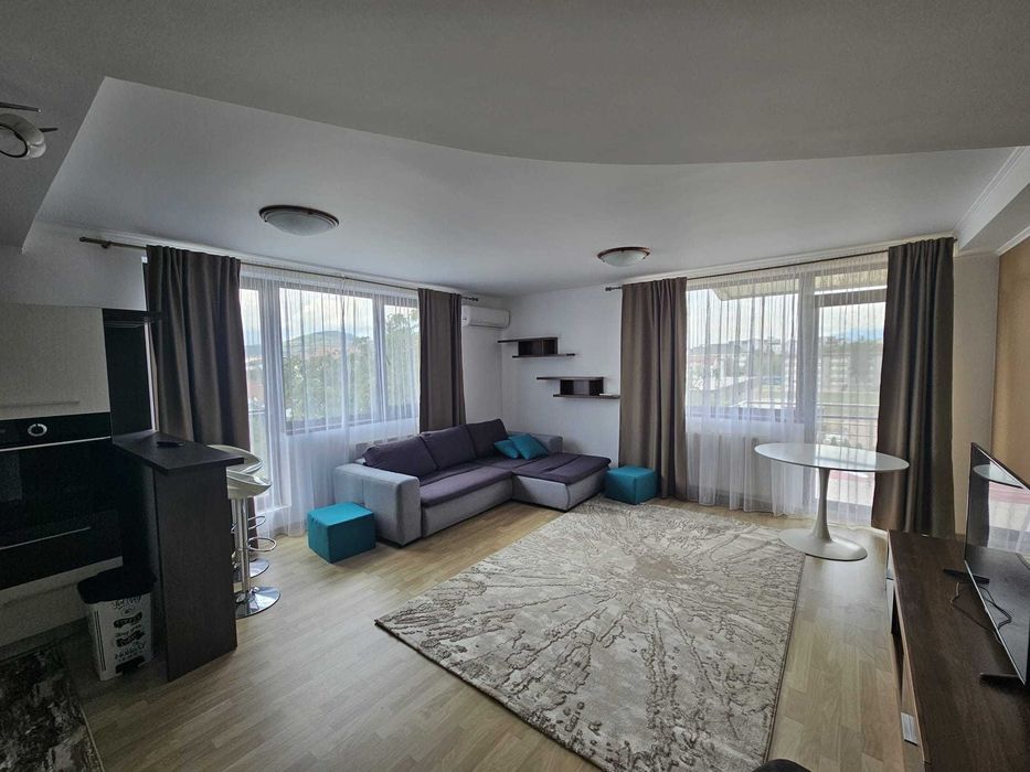 închiriez apartament 3 camere, ultracentral str. Zimbrului nr. 7