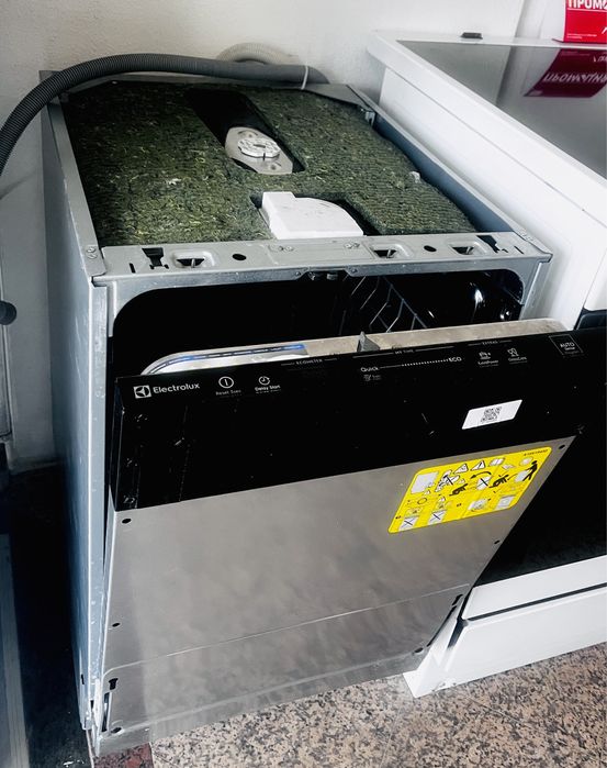 Съдомиялна Electrolux-45 см+ Гаранция+доставка