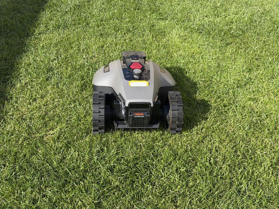 Robot de tuns iarba gazonul Mammotion Yuka Mini 800 fara fir cu garantie 2028