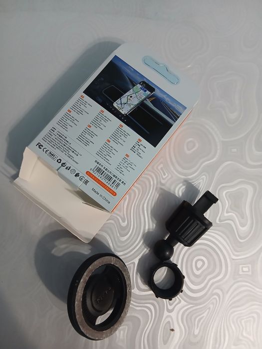 Держатель для телефона в автомобиль