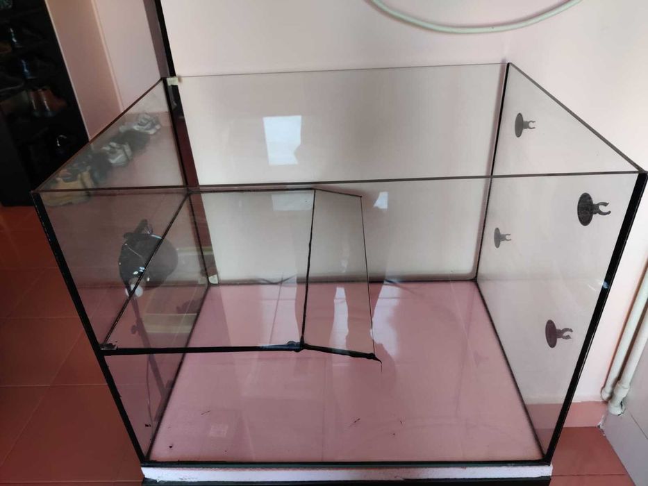Acvariu 60X45x45 si filtru extern Eheim 500 lei