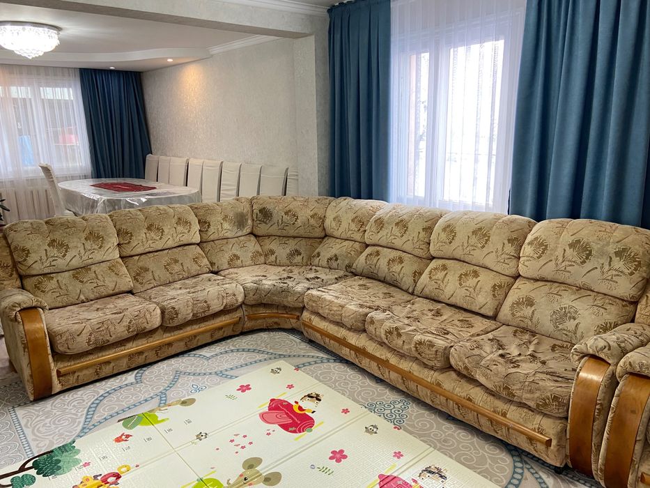 Срочно продаю диван