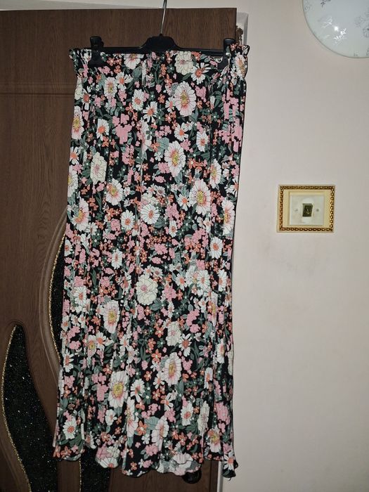 Pantaloni cu flori nr 46,