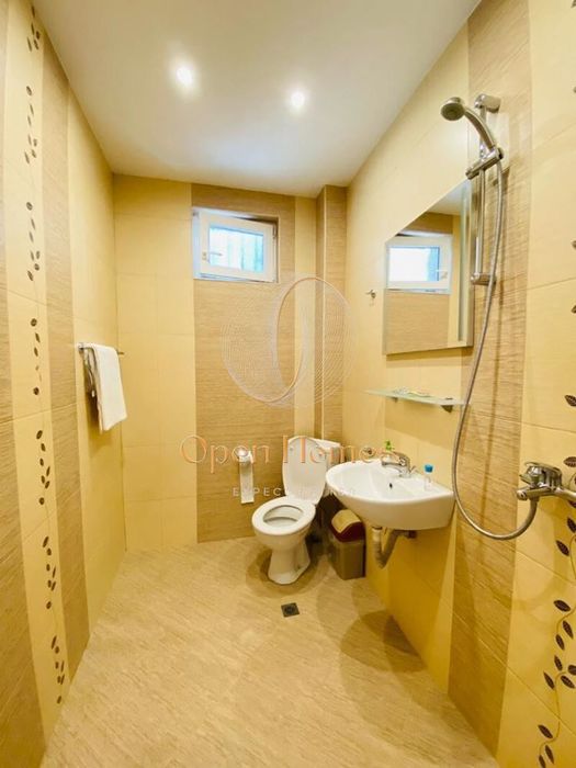 Продава се Четиристаен апартамент в Пловдив, Каменица 1 - 110 кв.м за 2773 €/кв.м - Снимка #9