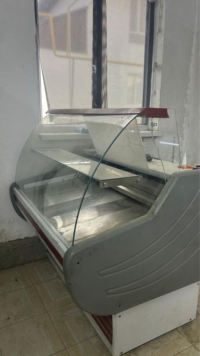 Холодильник магазинный